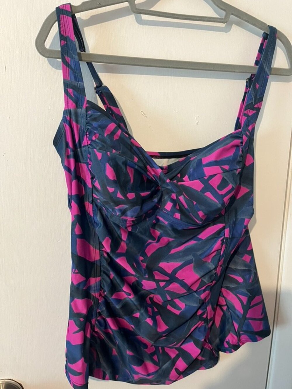 NWOT COASTAL BLUE Tankini Top built in bra SZ XL